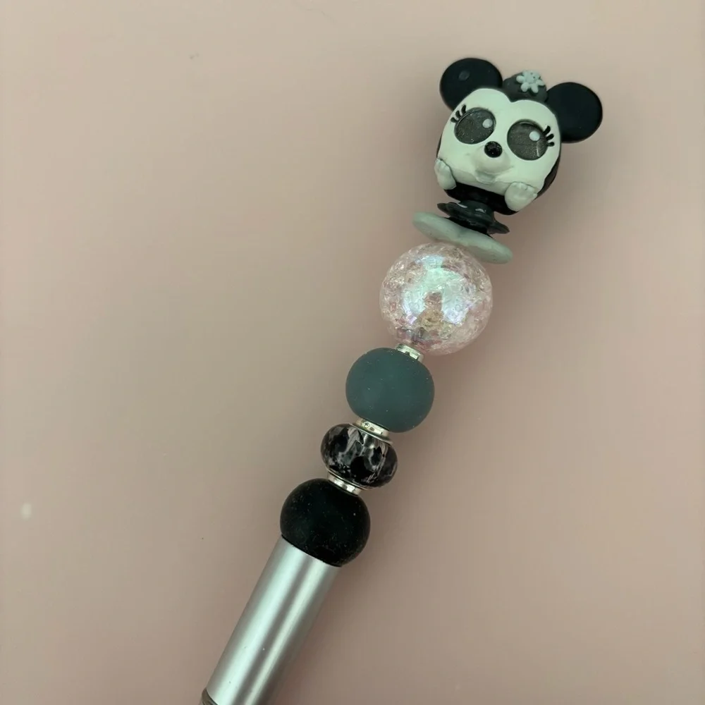 Disney Doorables: Mickey Mouse: Classic B&W Minnie Mouse handmade beaded pen